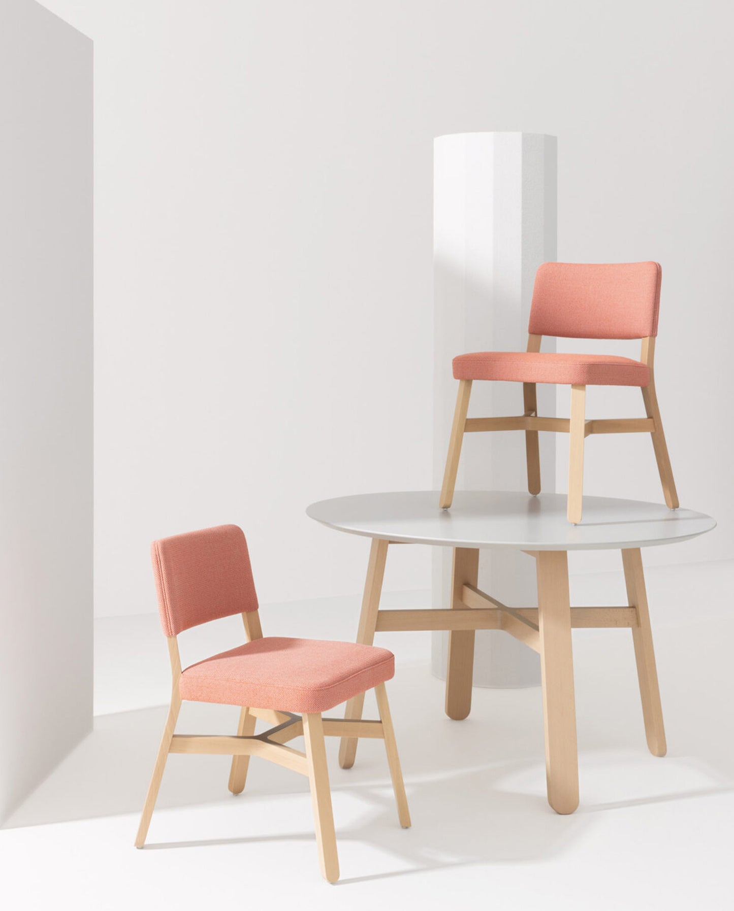 Croissant Chair-Chairs-Bowermans