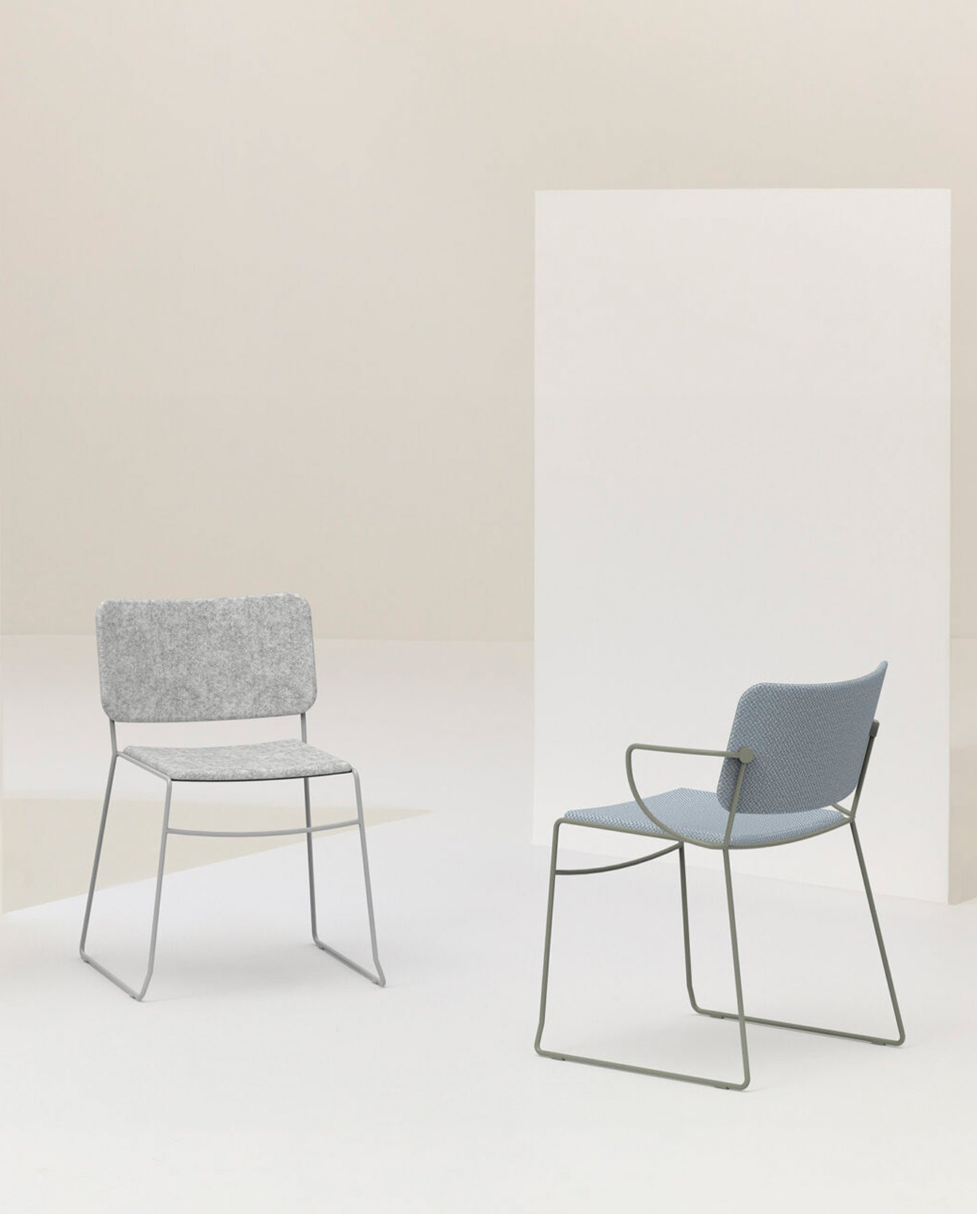 Button Down Chair with Arms-Armchairs-Bowermans